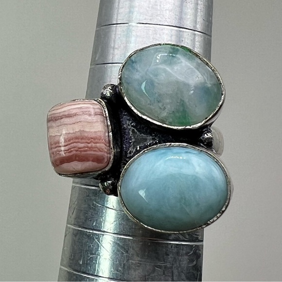 New Larimar Moonstone Rhodochrosite Multi Stone Silver Overlay Ring Size 6.75 - Picture 3 of 8